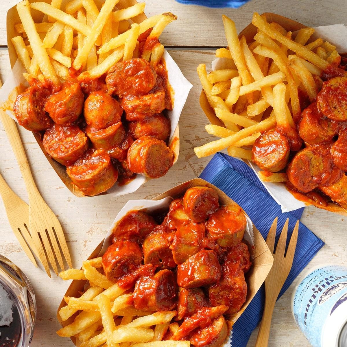 Der Kiosk mit Currywurst direkt am Rhein in Köln